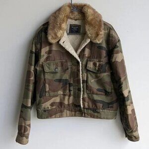 Abercrombie & Fitch camo sherpa lined faux fur winter jacket